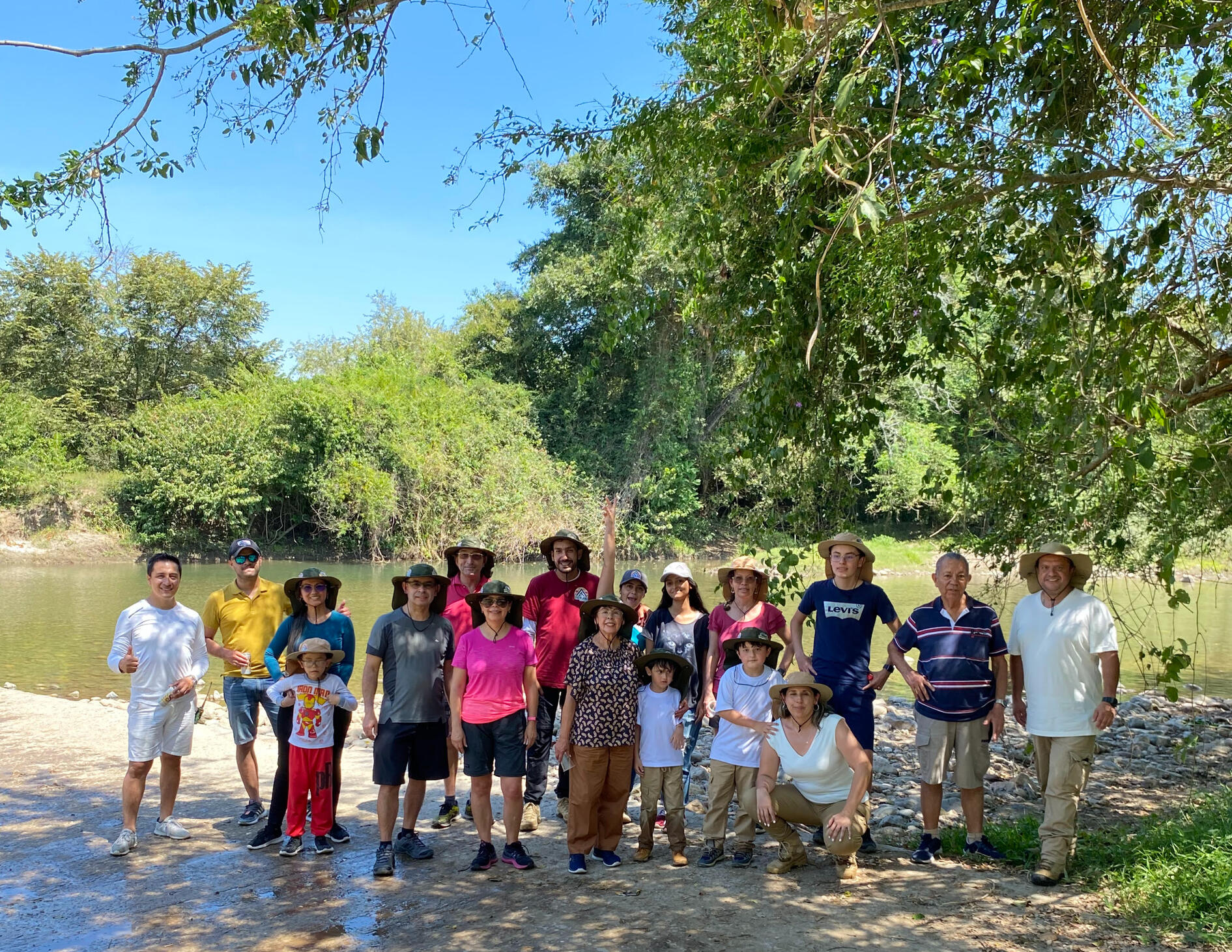 Familias en la ruta a Tatacoa